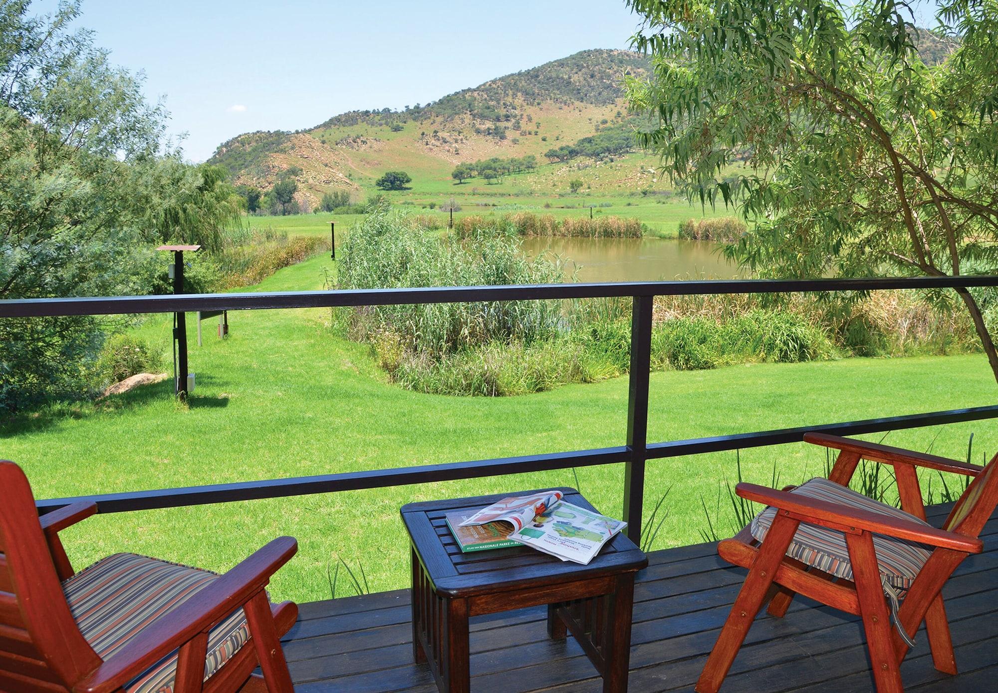 Kloofzicht Lodge & Spa Krugersdorp Extérieur photo View from the deck of the main house