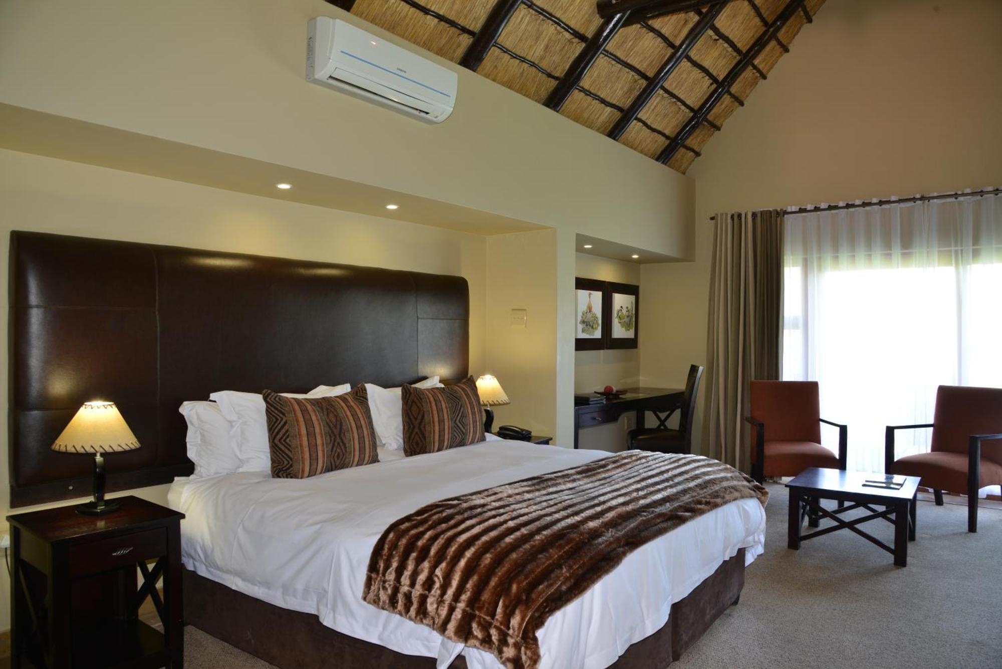 Kloofzicht Lodge & Spa Krugersdorp Chambre photo A bedroom at the Tintswalo Safari Estate