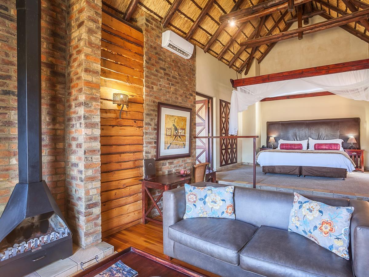 Kloofzicht Lodge & Spa Krugersdorp Extérieur photo Executive Suite at the Oyster Box