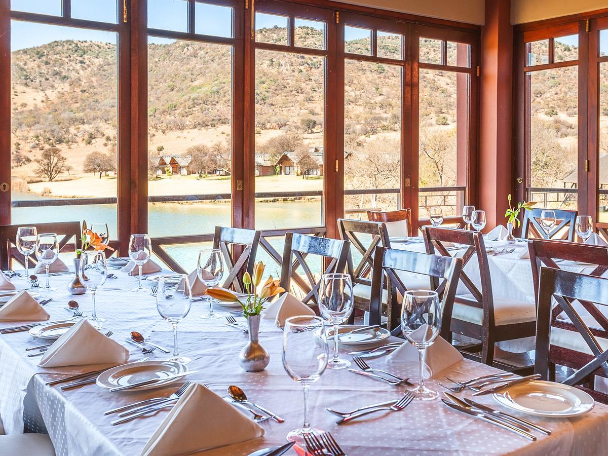 Kloofzicht Lodge & Spa Krugersdorp Extérieur photo The restaurant at the lodge