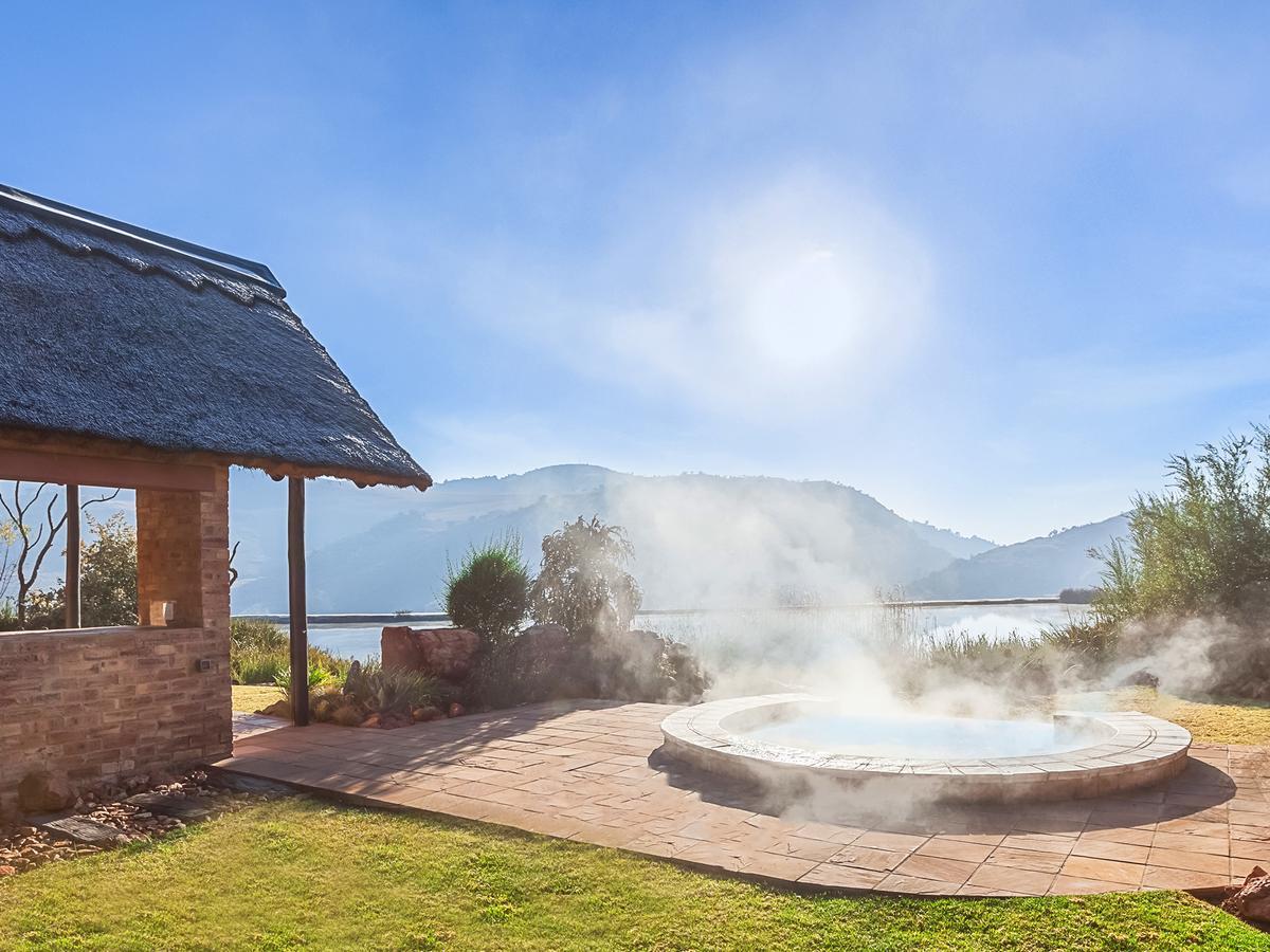 Kloofzicht Lodge & Spa Krugersdorp Extérieur photo Hot springs in the resort
