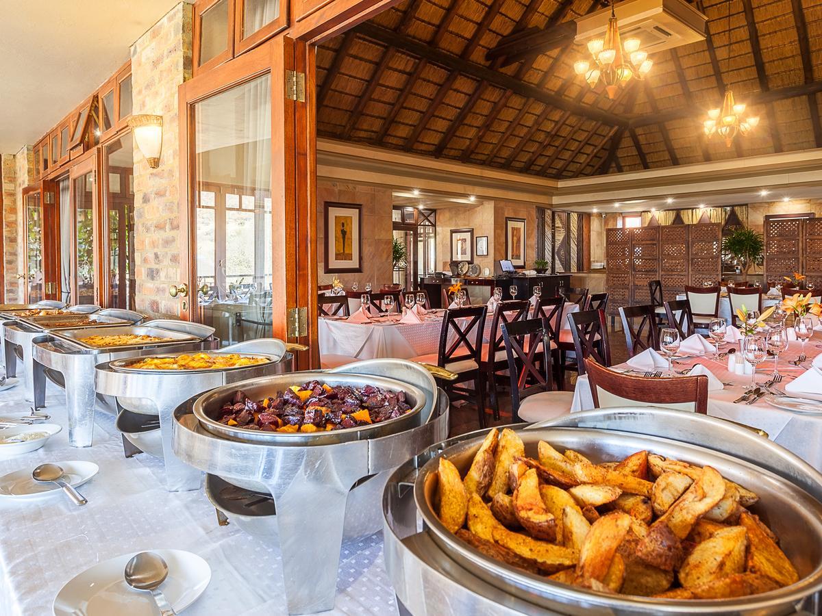 Kloofzicht Lodge & Spa Krugersdorp Extérieur photo A buffet at a hotel