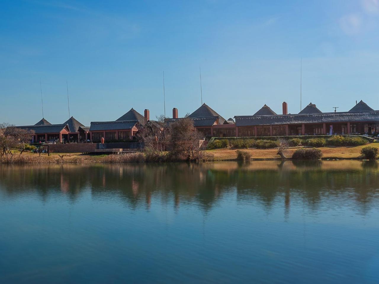 Kloofzicht Lodge & Spa Krugersdorp Extérieur photo The Fort Worth Botanic Garden
